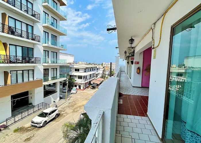 Paloma Del Mar (Adults Only)